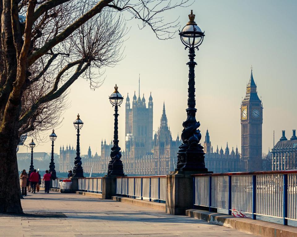 The Omega 3* Londra